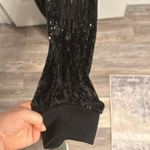 Black sequined romper with stretchy waist - Picture 5 of 6